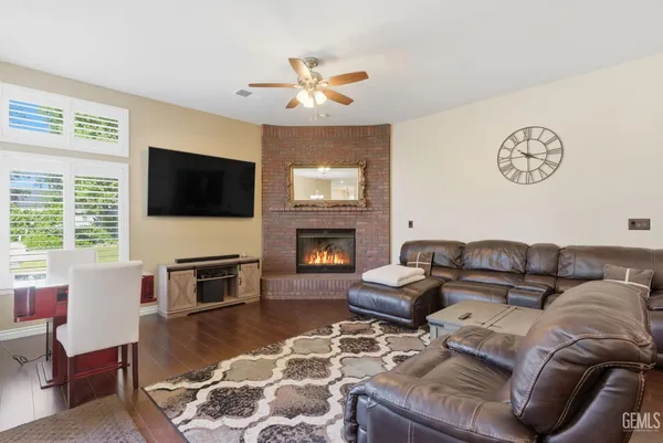 $745,000 | Undisclosed Address, Bakersfield, CA 93312