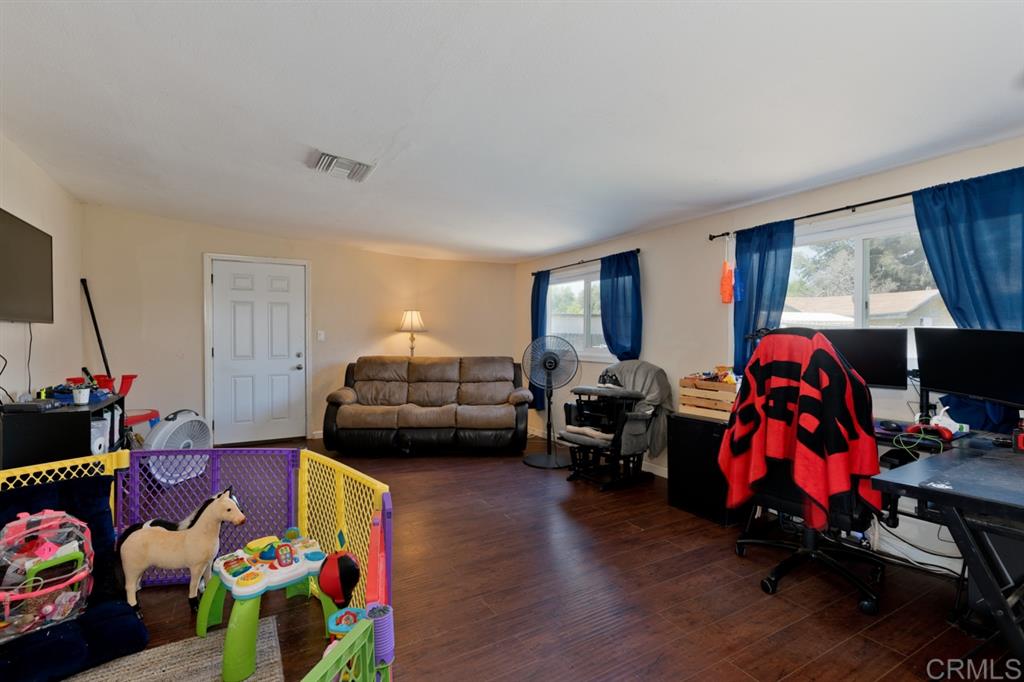 8229 Medill Avenue El Cajon, CA 92021 - Photo 10 of 25