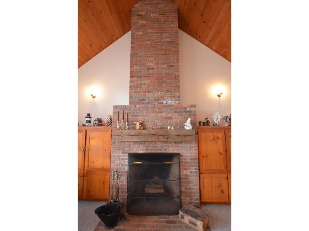 453 Old Farm Road Stowe, VT 05672 - Photo 3 of 32
