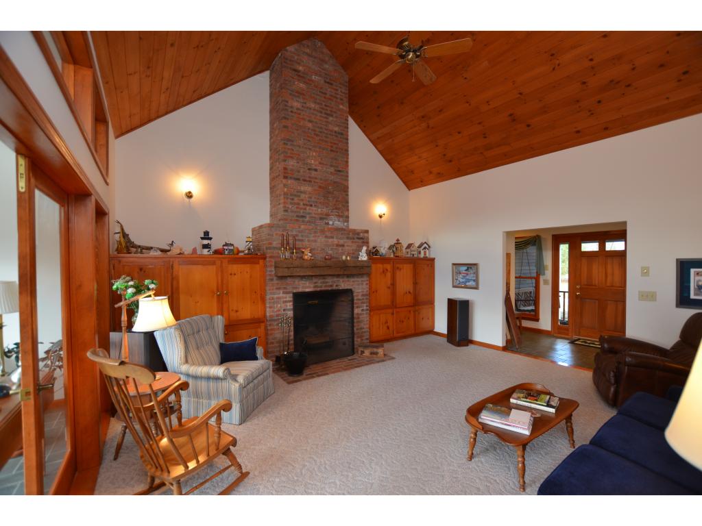 453 Old Farm Road Stowe, VT 05672 - Photo 4 of 32