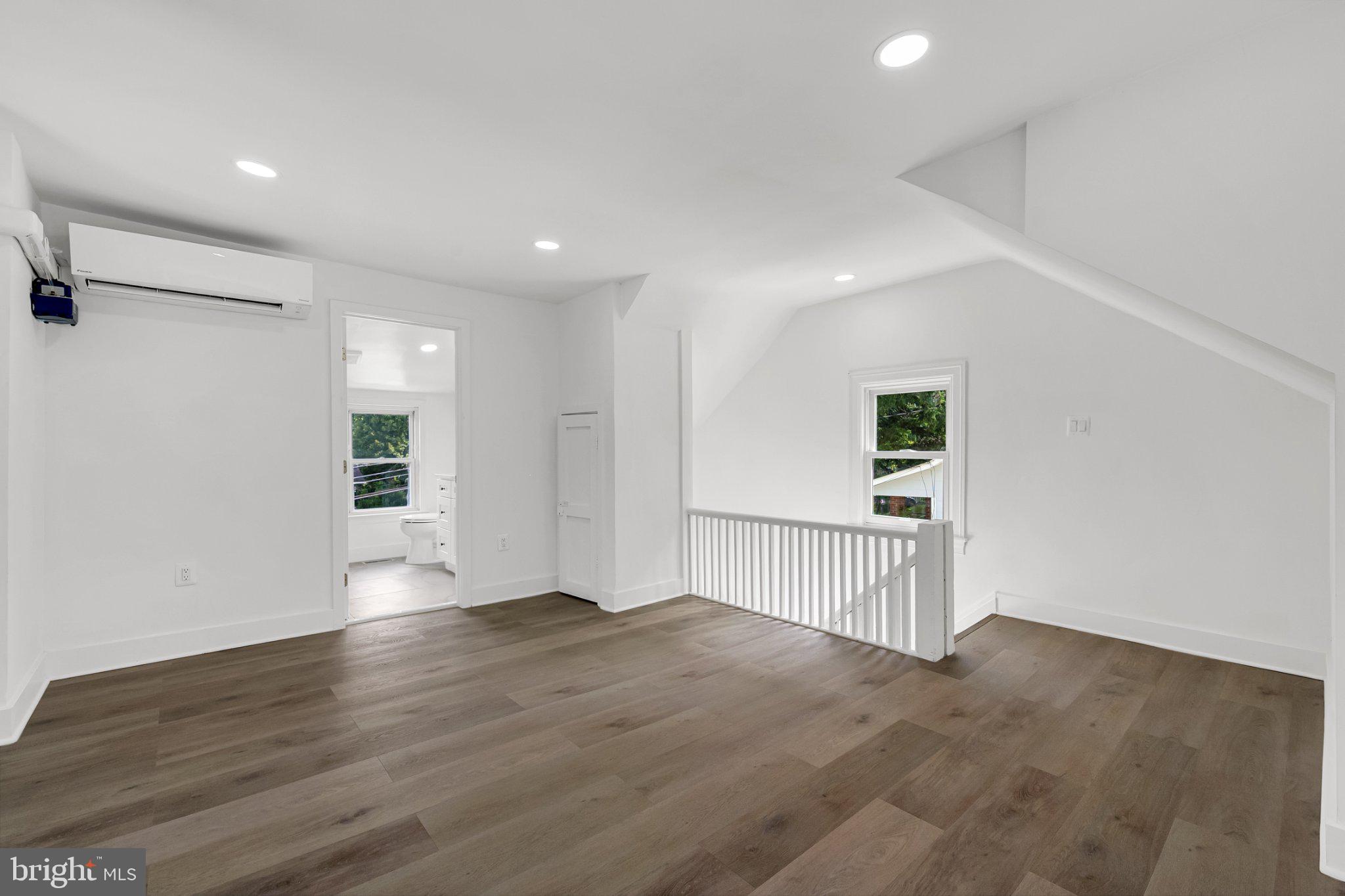 710 Silver Spring Avenue Silver Spring, MD 20910 - Photo 13 of 45 4th Level Master Suite