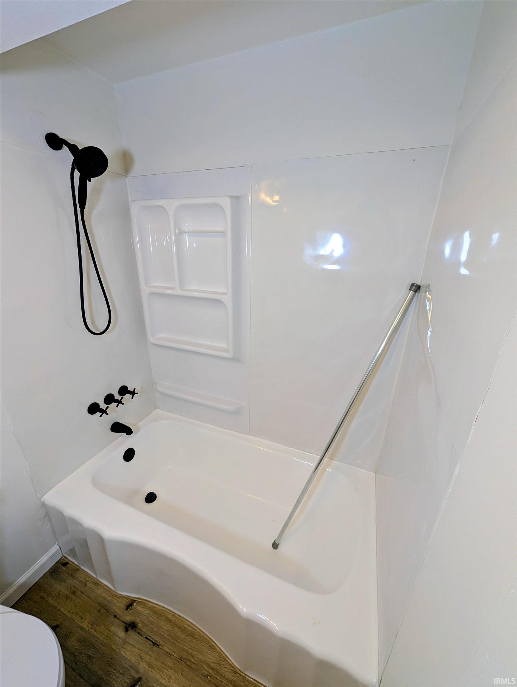 55405 Glenn Road South Bend, IN 46628 - Photo 11 of 19 Gallery Image 11