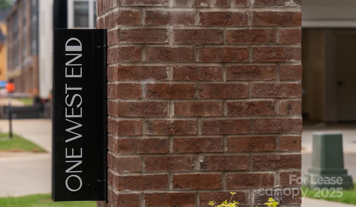 2741 Rozzelles Ferry Road Charlotte, NC 28208 - Photo 3 of 25