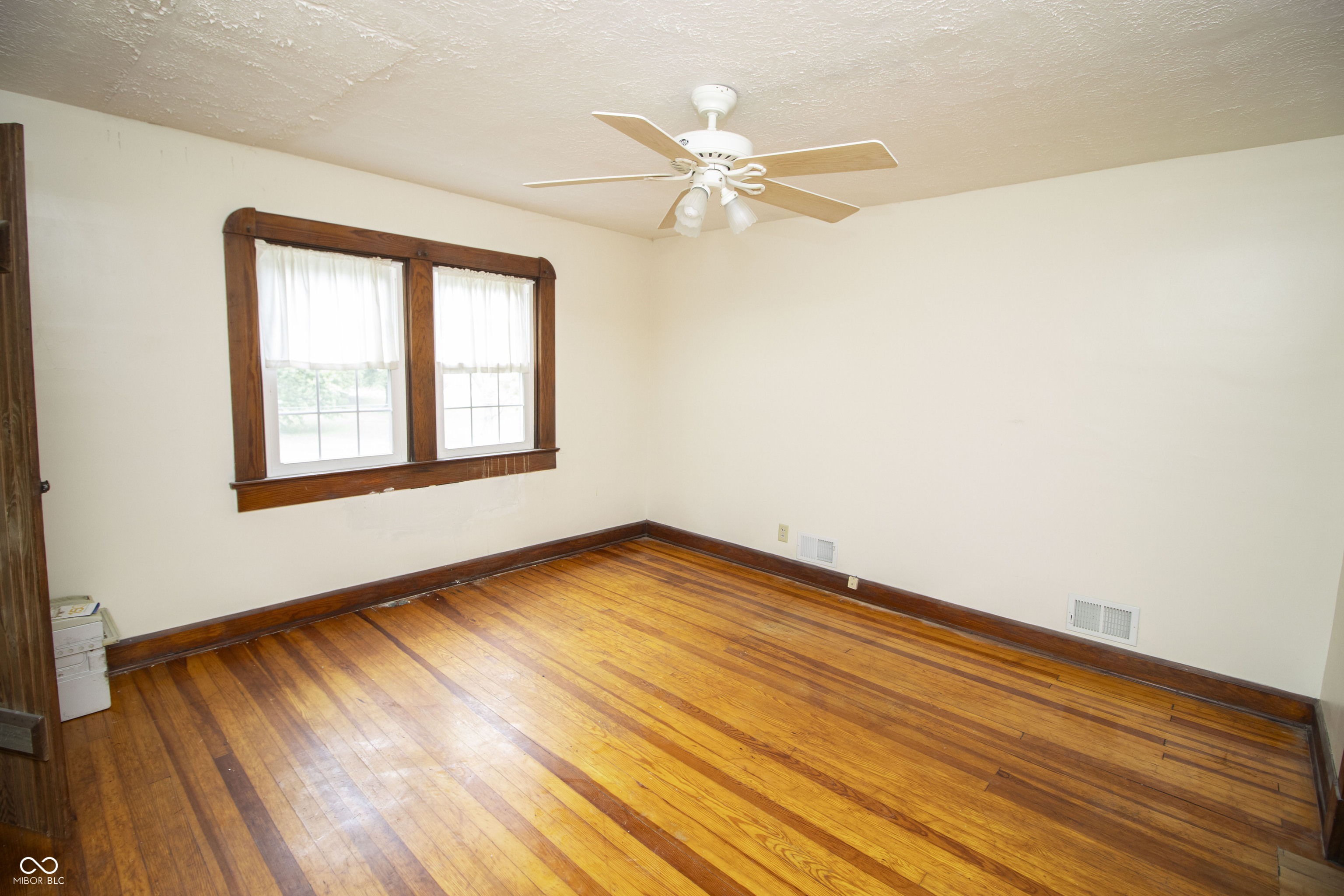 6038 South High School Road Indianapolis, IN 46221 - Photo 18 of 34 Gallery Image 18