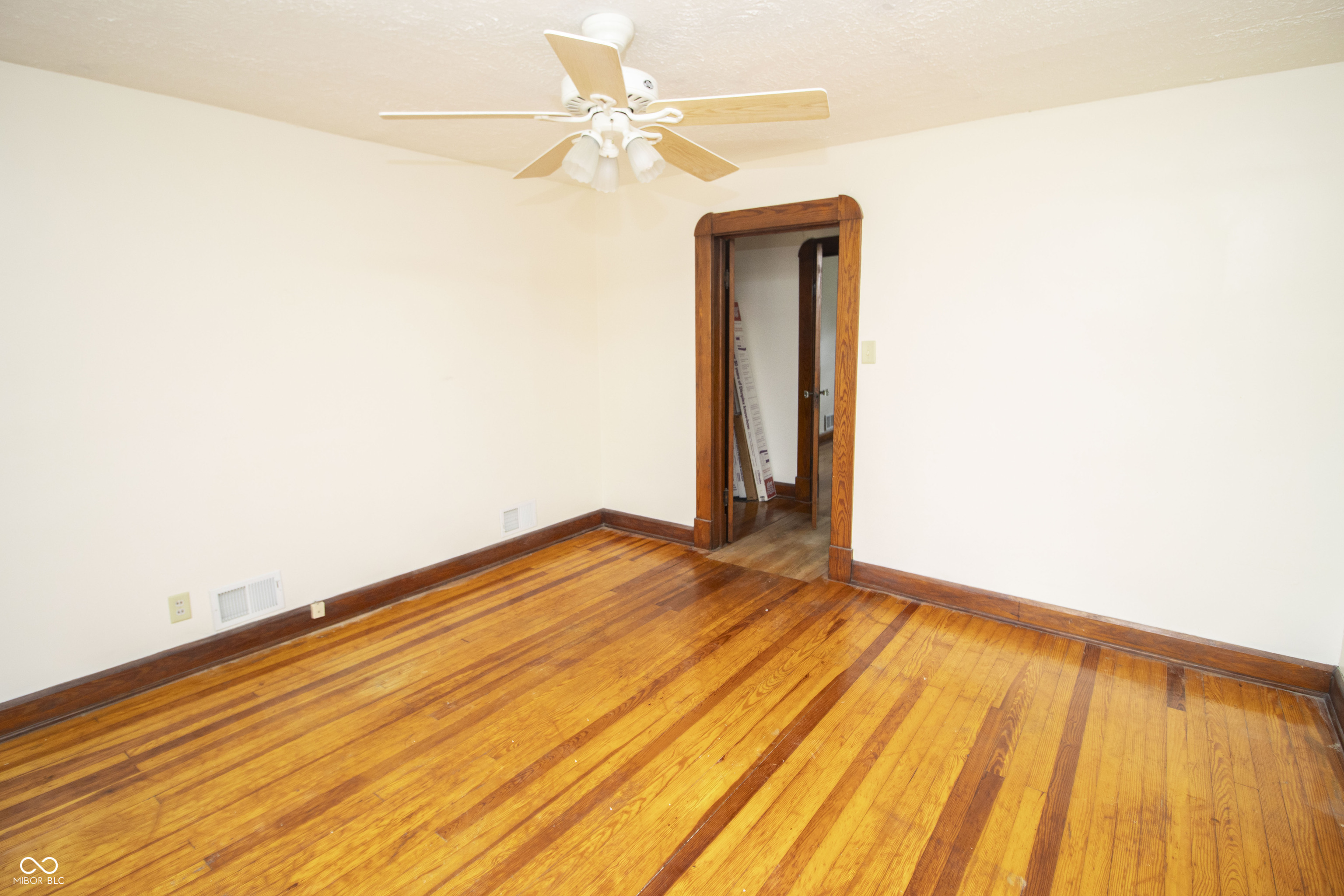 6038 South High School Road Indianapolis, IN 46221 - Photo 19 of 34 Gallery Image 19