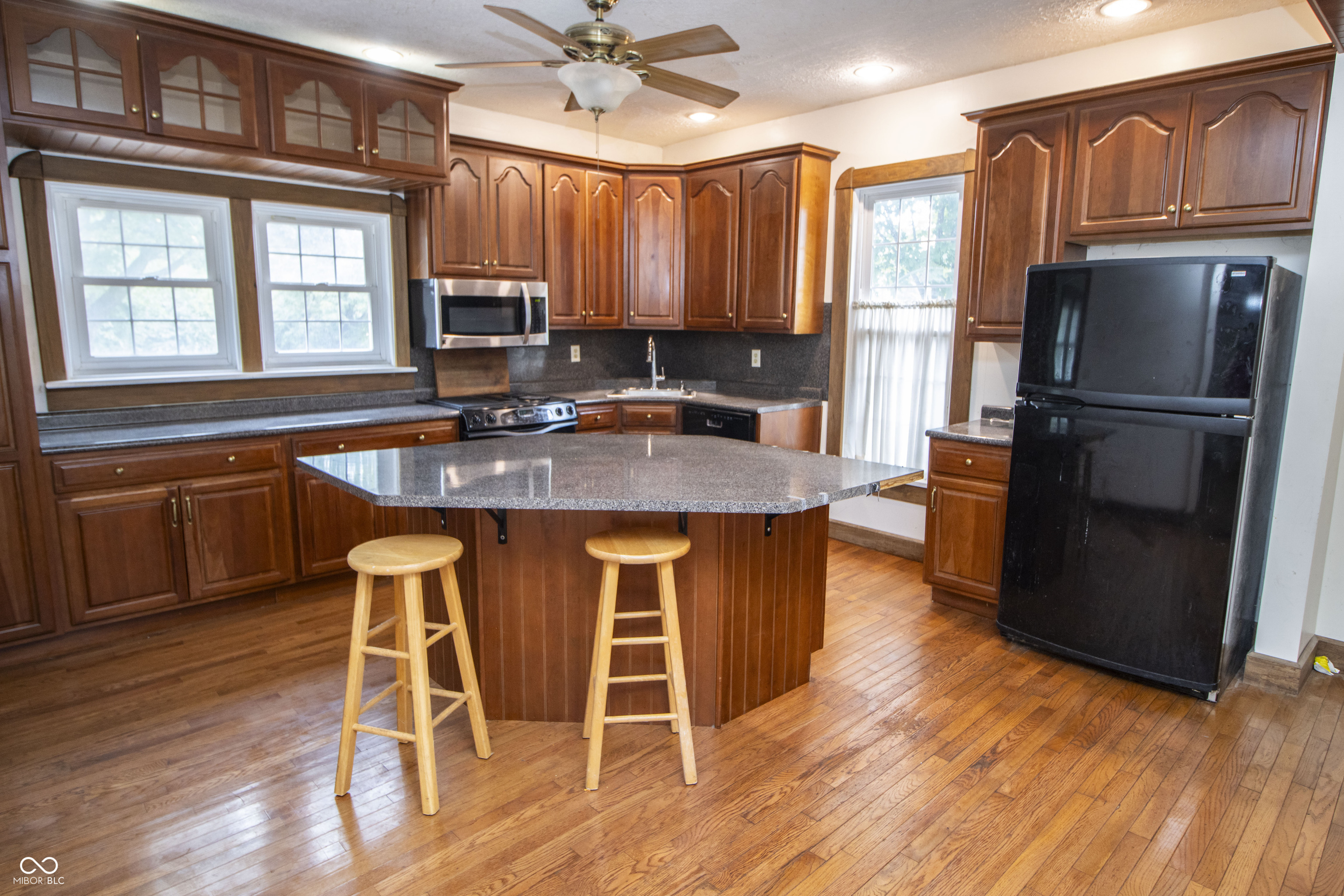 6038 South High School Road Indianapolis, IN 46221 - Photo 7 of 34 Gallery Image 7