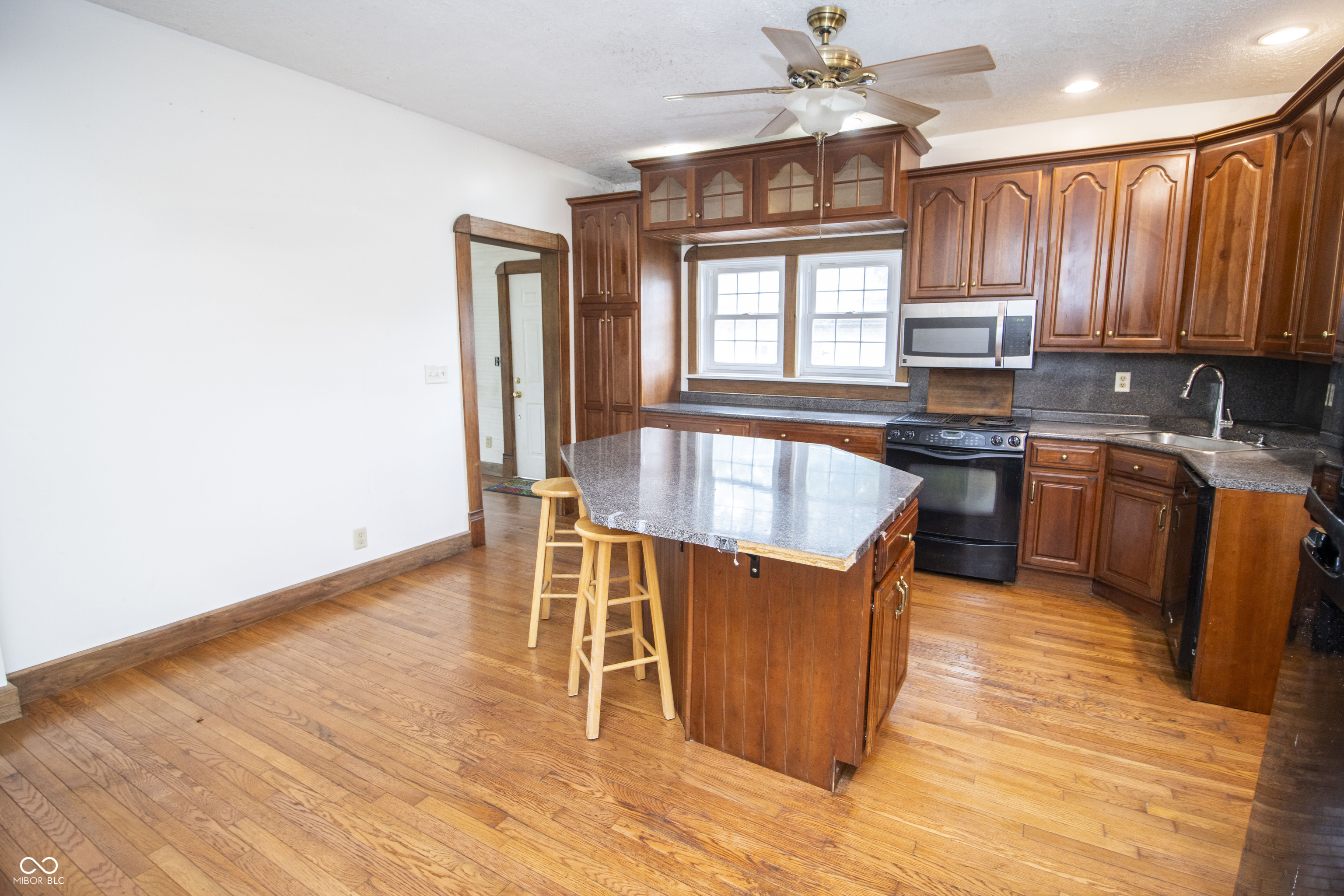 6038 South High School Road Indianapolis, IN 46221 - Photo 8 of 34 Gallery Image 8