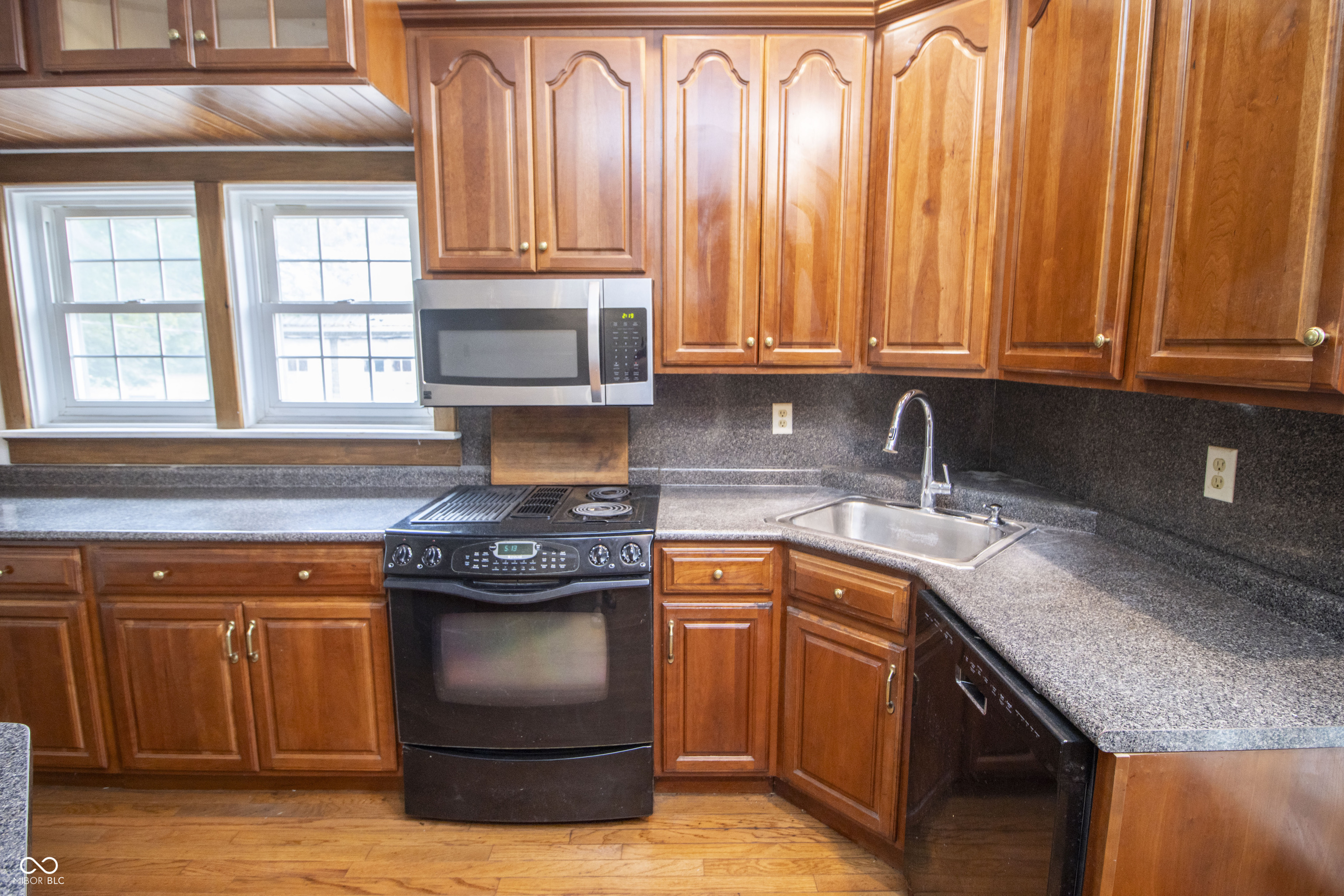6038 South High School Road Indianapolis, IN 46221 - Photo 9 of 34 Gallery Image 9