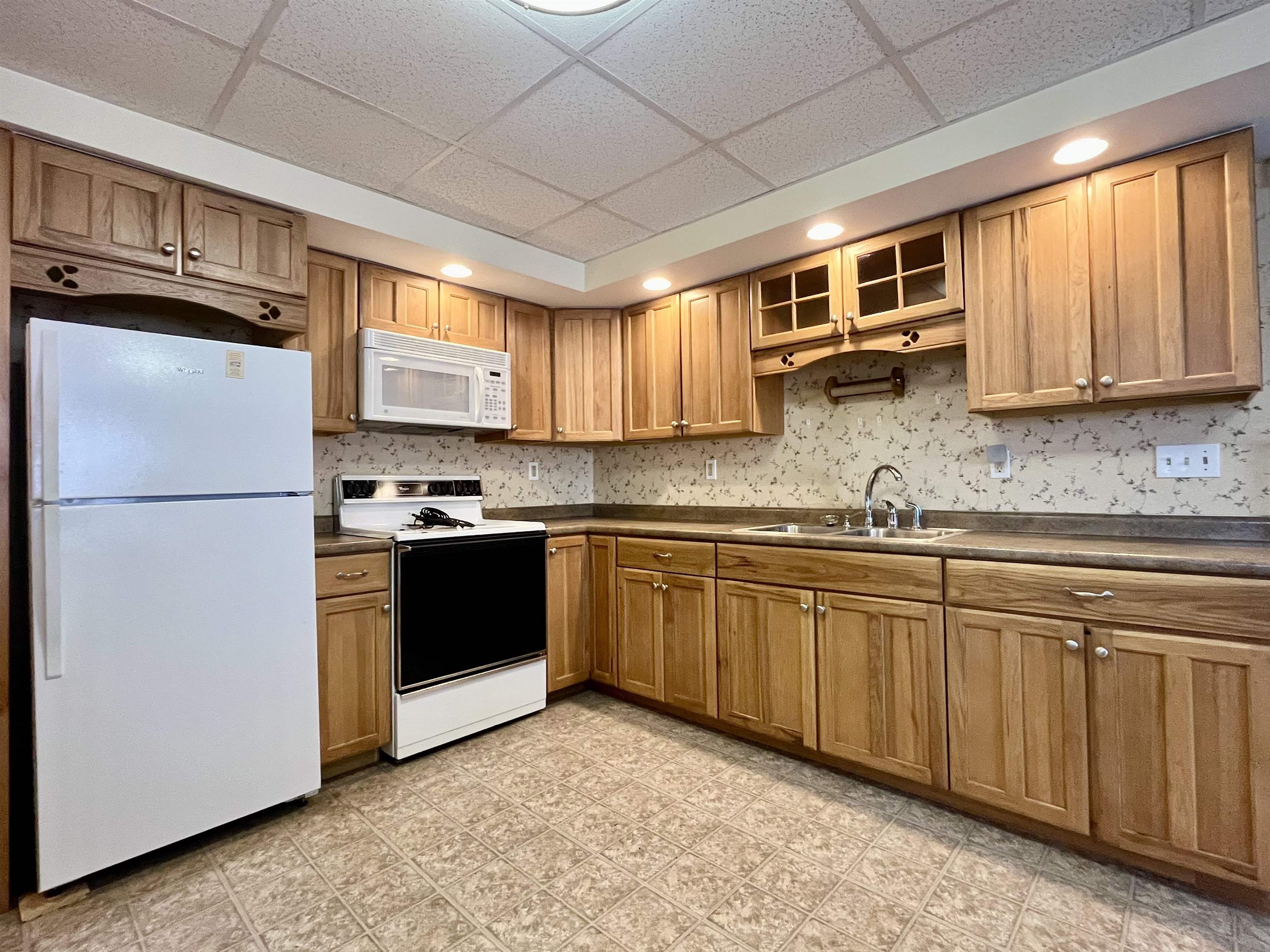 2 Bell Street Gorham, NH 03581 - Photo 3 of 15