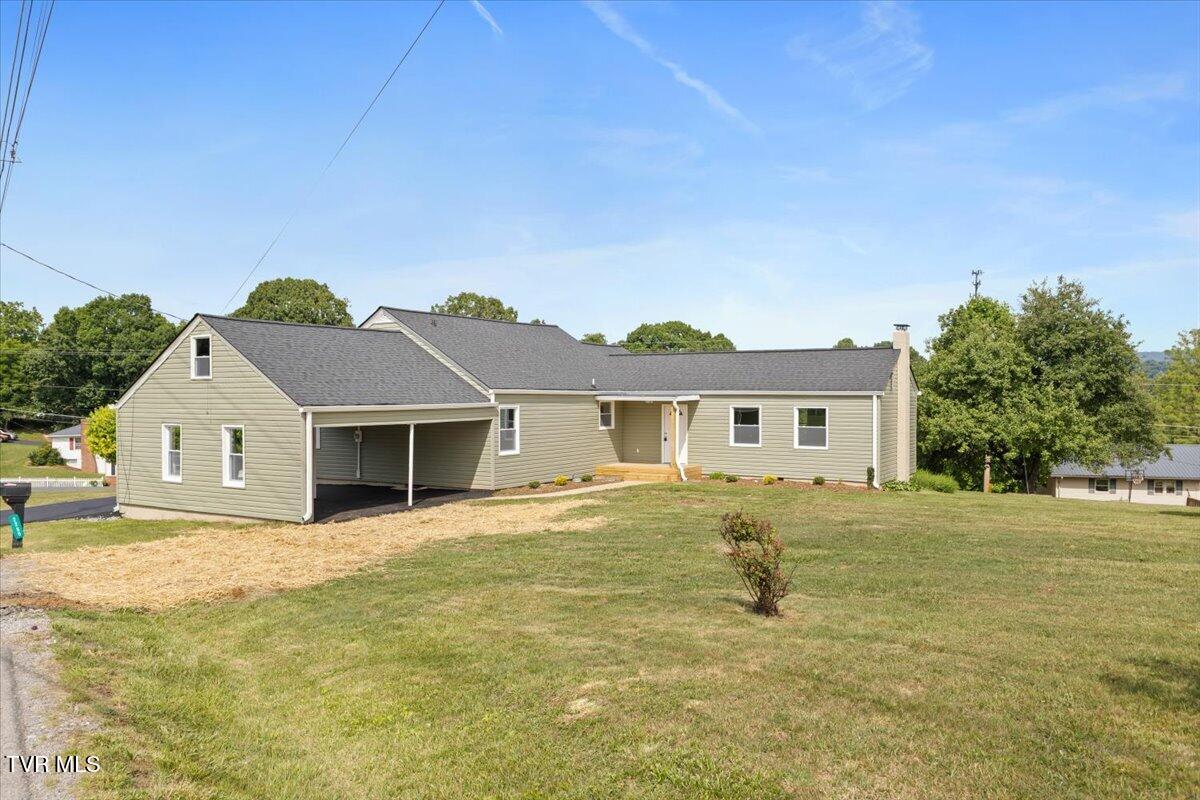 2286 Dave Buck Road Johnson City, TN 37601 - Photo 4 of 46 04-128A6328