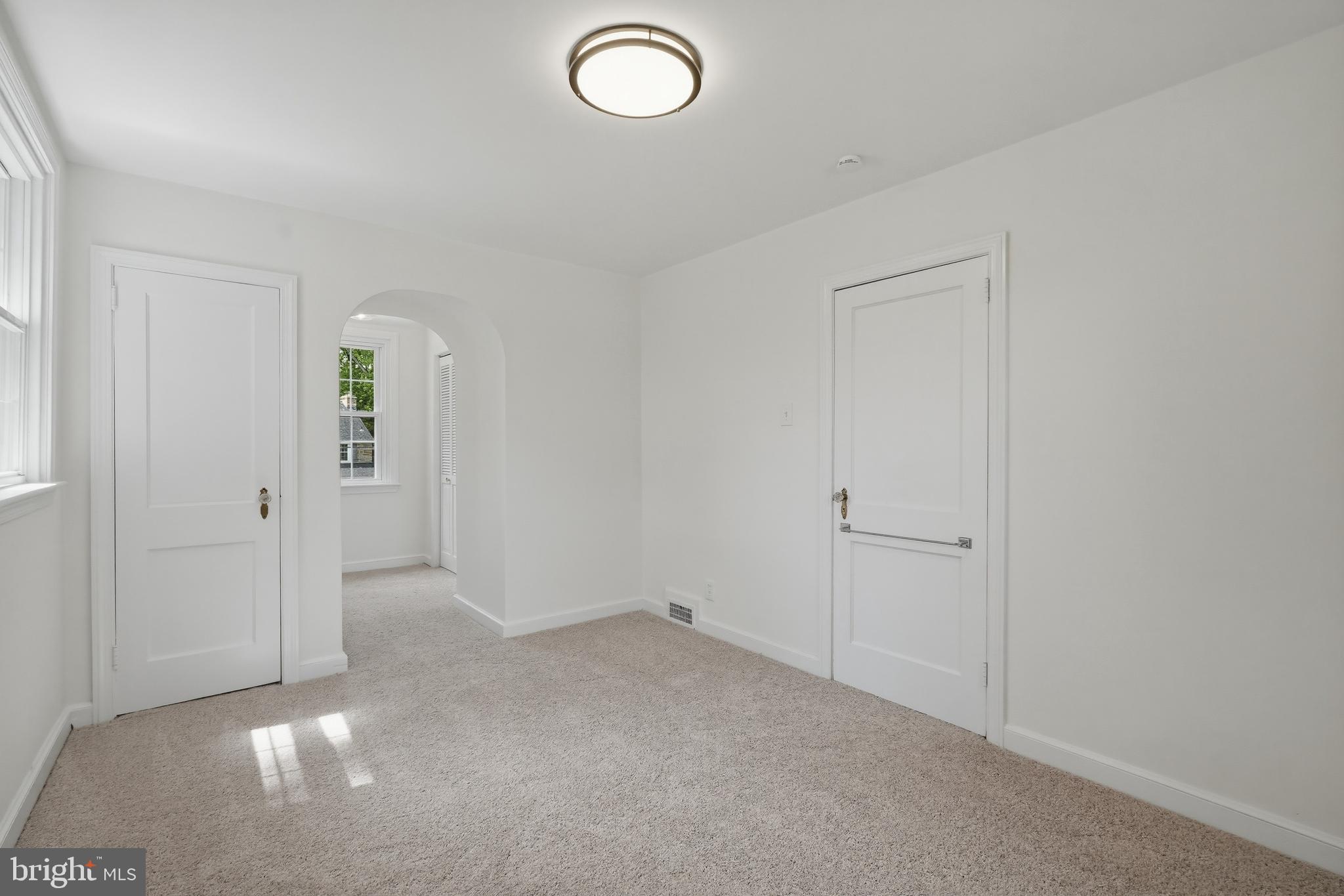 800 Pleasant Hill Road Wallingford, PA 19086 - Photo 27 of 34 an empty room with windows