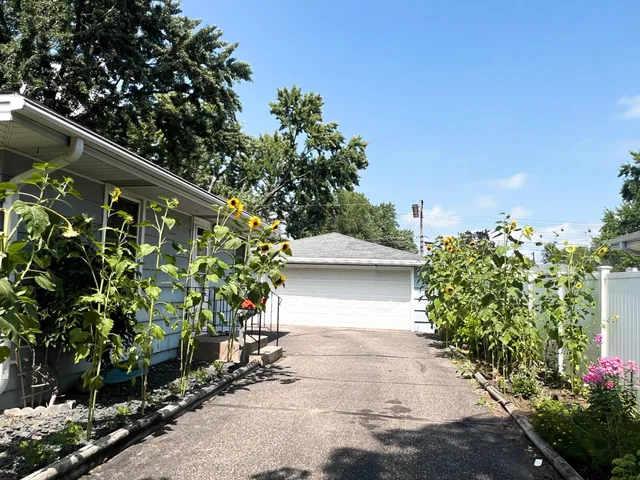 $299,000 | 1525 13th Avenue East, St. Paul Park, MN 55071