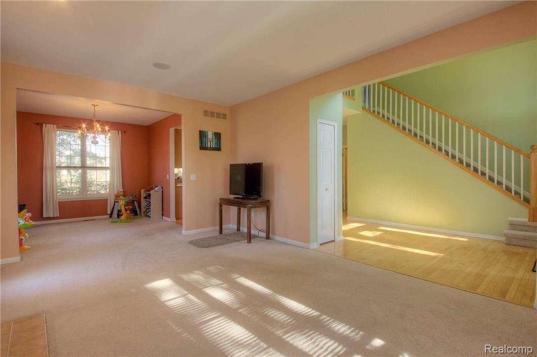 241 Timber Ridge Drive Highland, MI 48357 - Photo 8 of 86 Timber Ridge (8).jpg