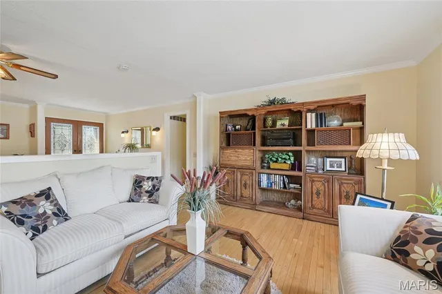 $395,000 | 825 Phaeton Drive, Manchester, MO 63021