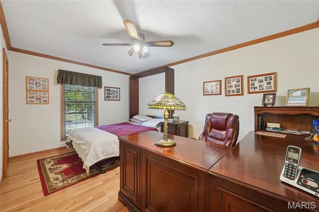 $395,000 | 825 Phaeton Drive, Manchester, MO 63021