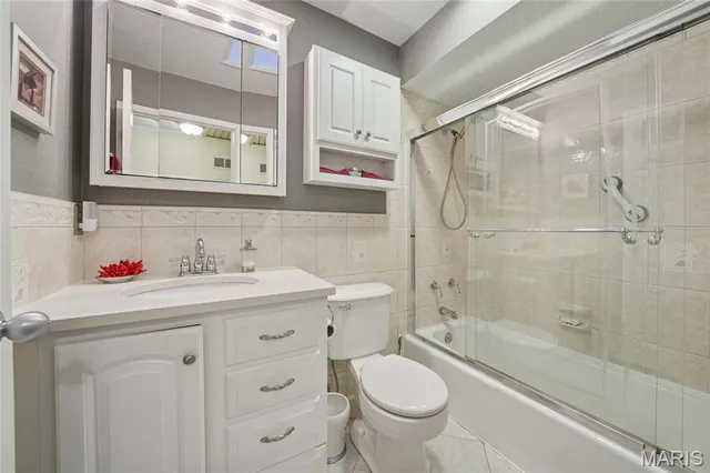 $395,000 | 825 Phaeton Drive, Manchester, MO 63021