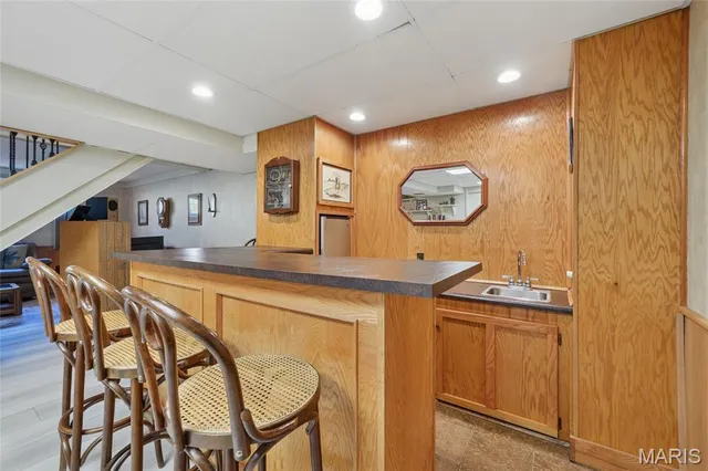 $395,000 | 825 Phaeton Drive, Manchester, MO 63021