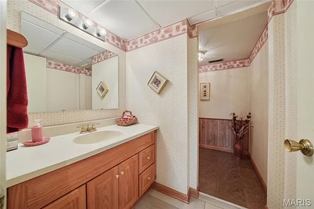 $395,000 | 825 Phaeton Drive, Manchester, MO 63021