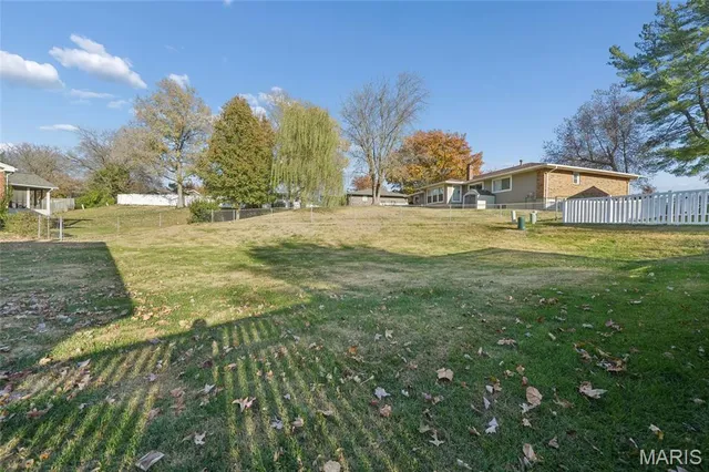 $395,000 | 825 Phaeton Drive, Manchester, MO 63021