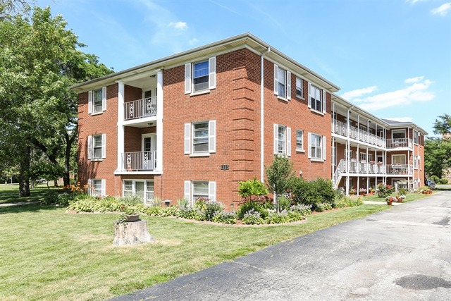 1905 Parkside Drive, Unit 1A Park Ridge, IL 60068 - Photo 1 of 10