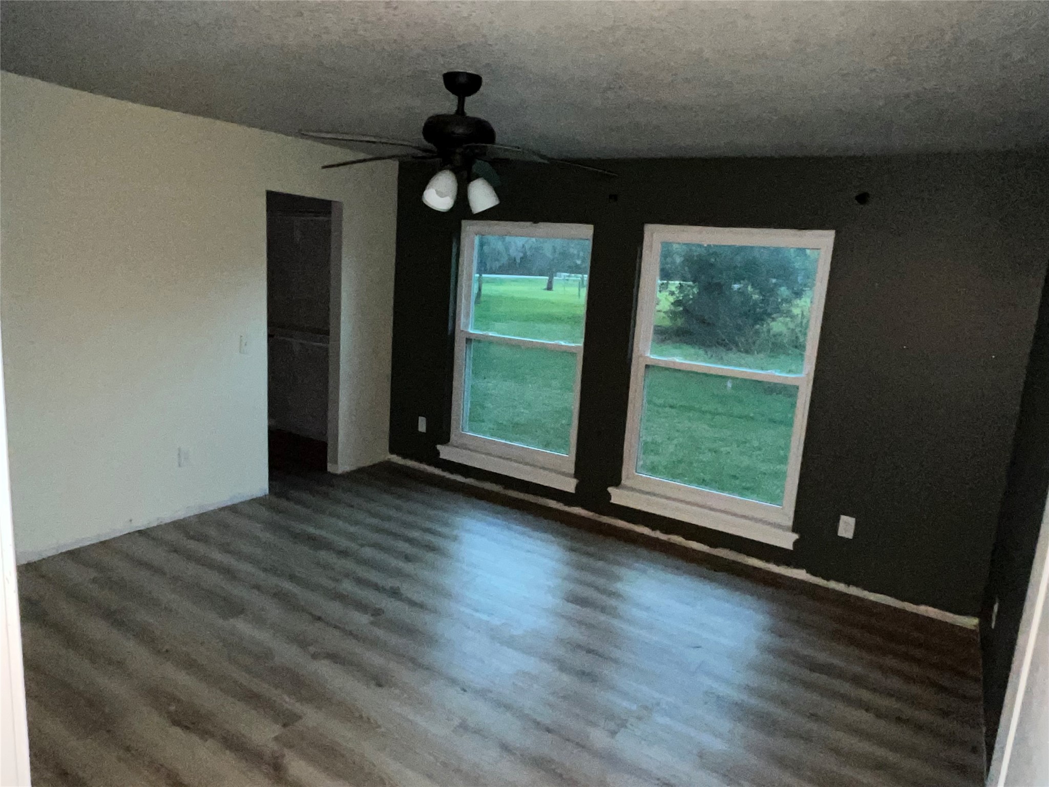 109 Buffalo Trail Lake Jackson, TX 77566 - Photo 5 of 15