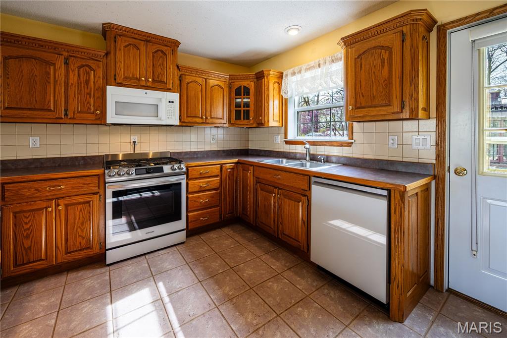 4873 Highway 72 Jackson, MO 63755 - Photo 12 of 56