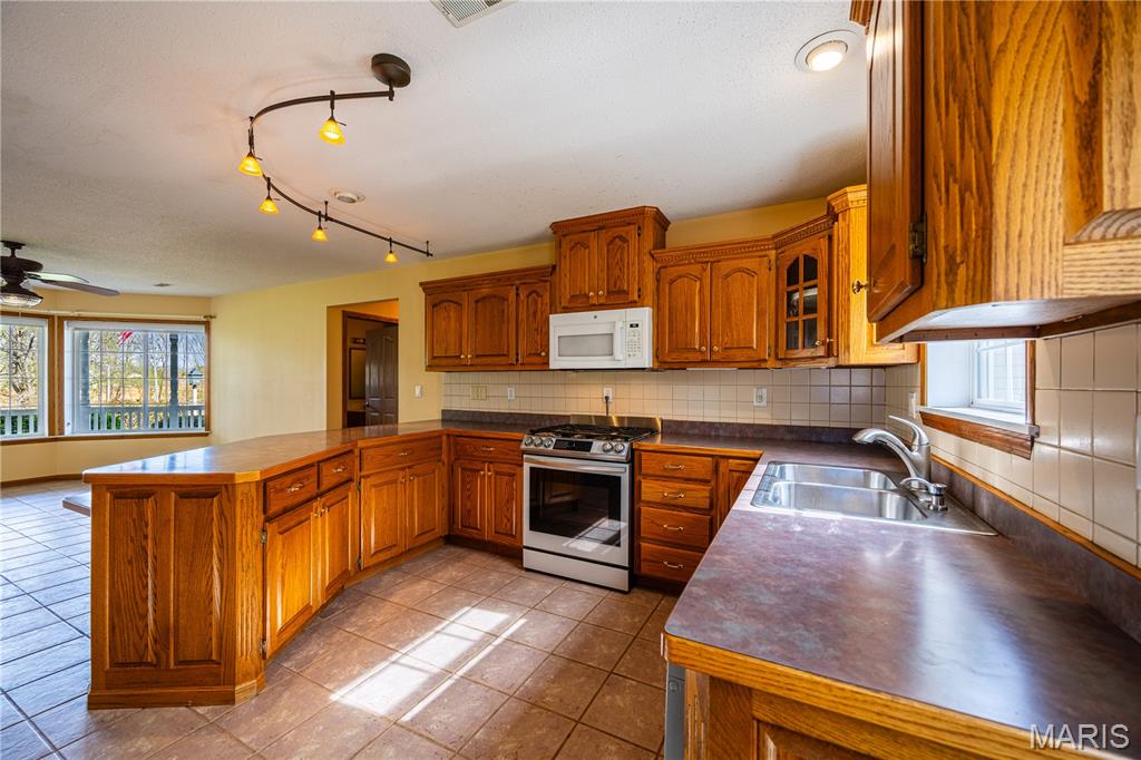 4873 Highway 72 Jackson, MO 63755 - Photo 13 of 56