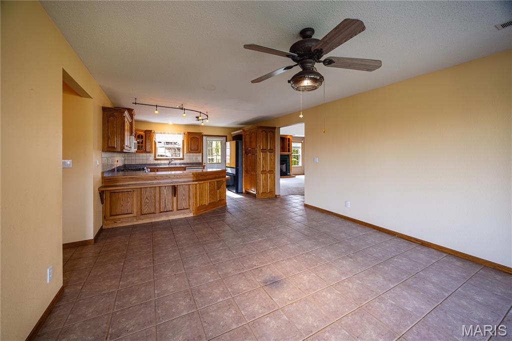 4873 Highway 72 Jackson, MO 63755 - Photo 17 of 56