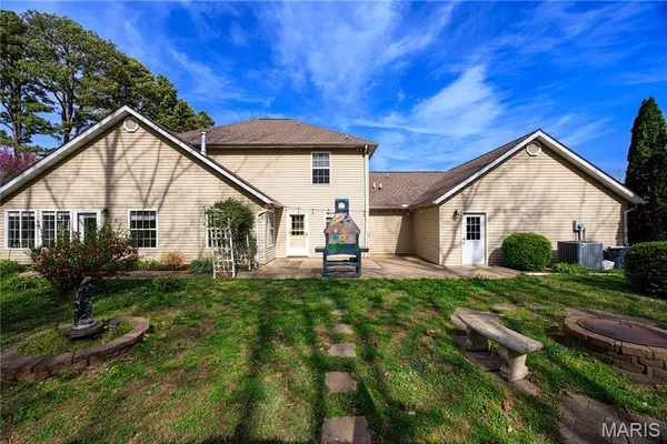 $405,000 | 4873 Highway 72, Jackson, MO 63755