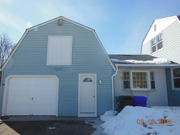 147 Fair Oak Road Springfield, MA 01128 - Photo 3 of 30