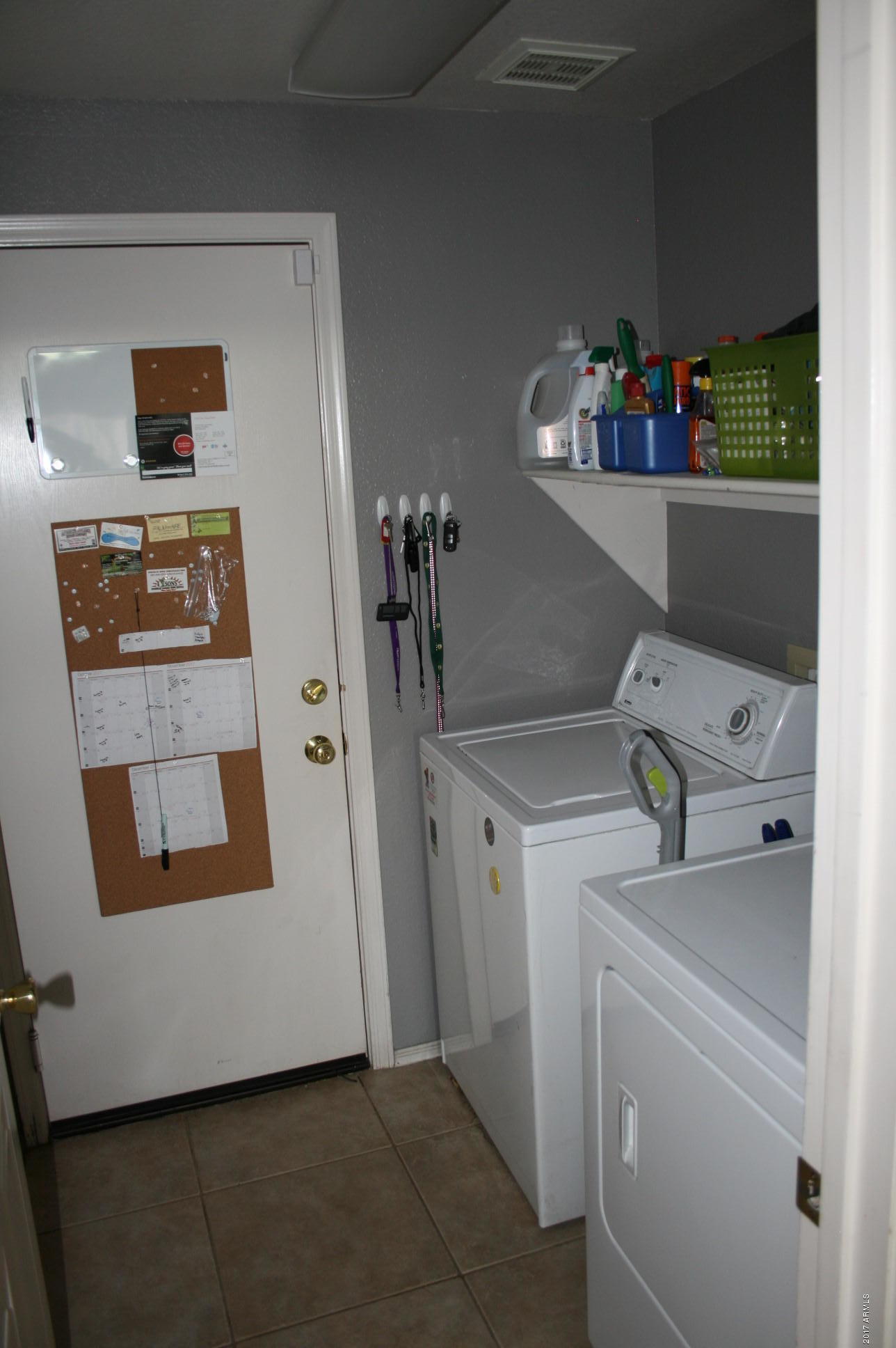 4519 East Rowel Road Phoenix, AZ 85050 - Photo 10 of 28 a utility room with dryer and washer