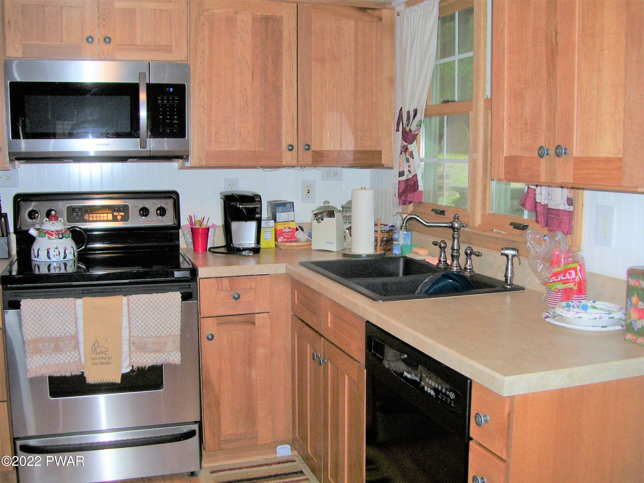 50 Paupack Point Road Hawley, PA 18428 - Photo 21 of 59 Kitchen