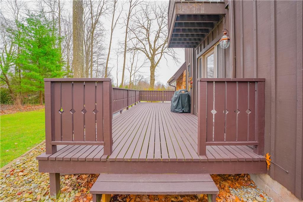 809 Enterprise Road Grove City, PA 16127 - Photo 13 of 43 a view of entryway with wooden floor