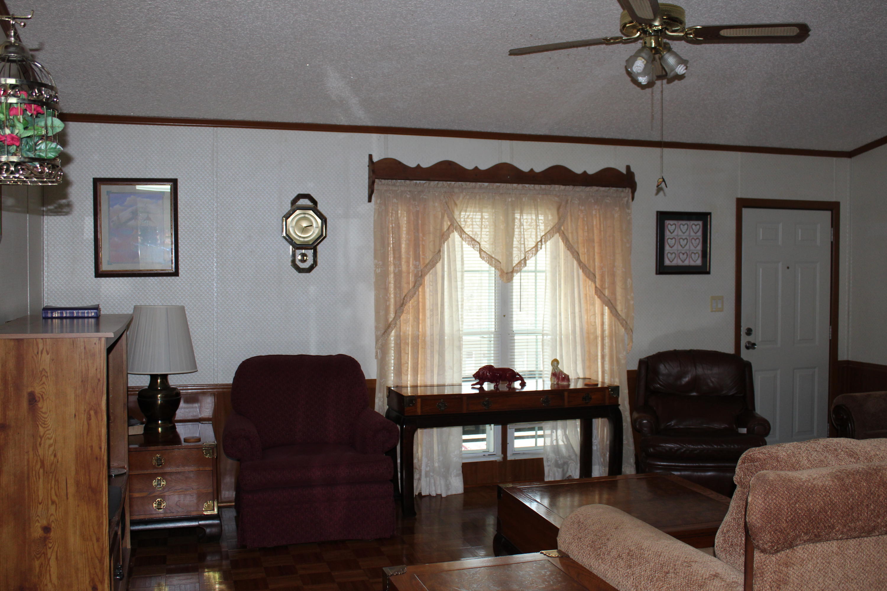 33 Access Road Pineville, KY 40977 - Photo 3 of 35 017