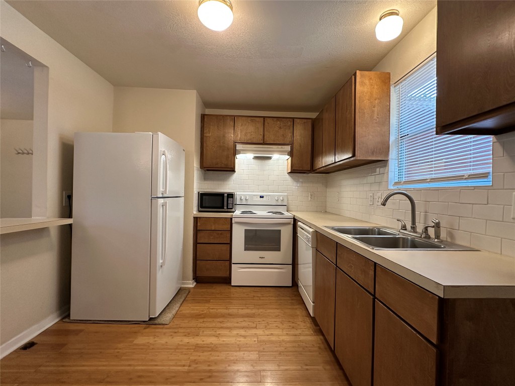 508 Montopolis Drive Austin, TX 78741 - Photo 3 of 10