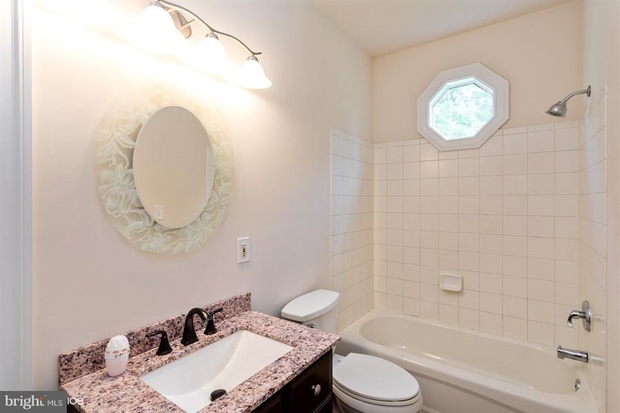 9892 Obannons Mill Road Boston, VA 22713 - Photo 6 of 24 Bath