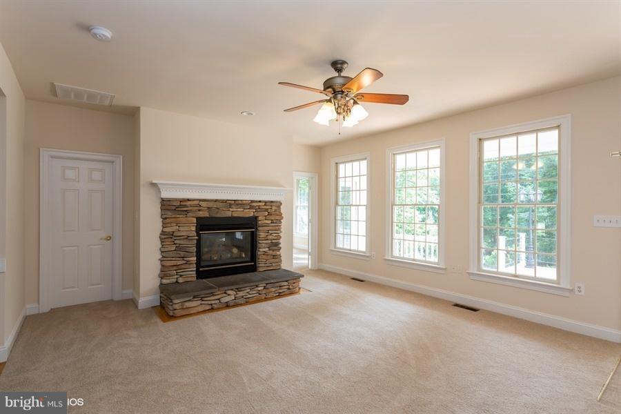 9892 Obannons Mill Road Boston, VA 22713 - Photo 8 of 24 Living Room
