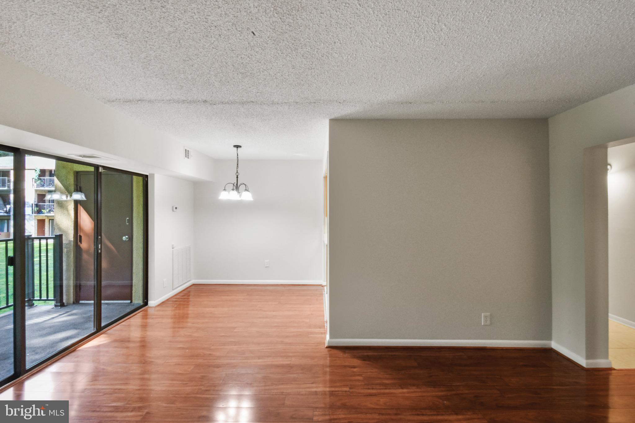 11653 Stoneview Square, Unit 11C Reston, VA 20191 - Photo 4 of 29