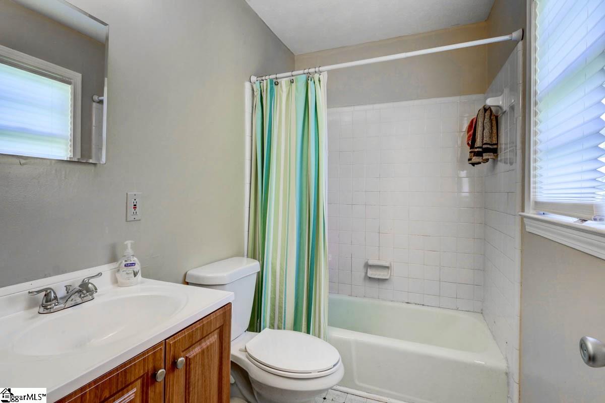 4422 Old Easley Bridge Road Easley, SC 29642 - Photo 16 of 22 Gallery Image 16