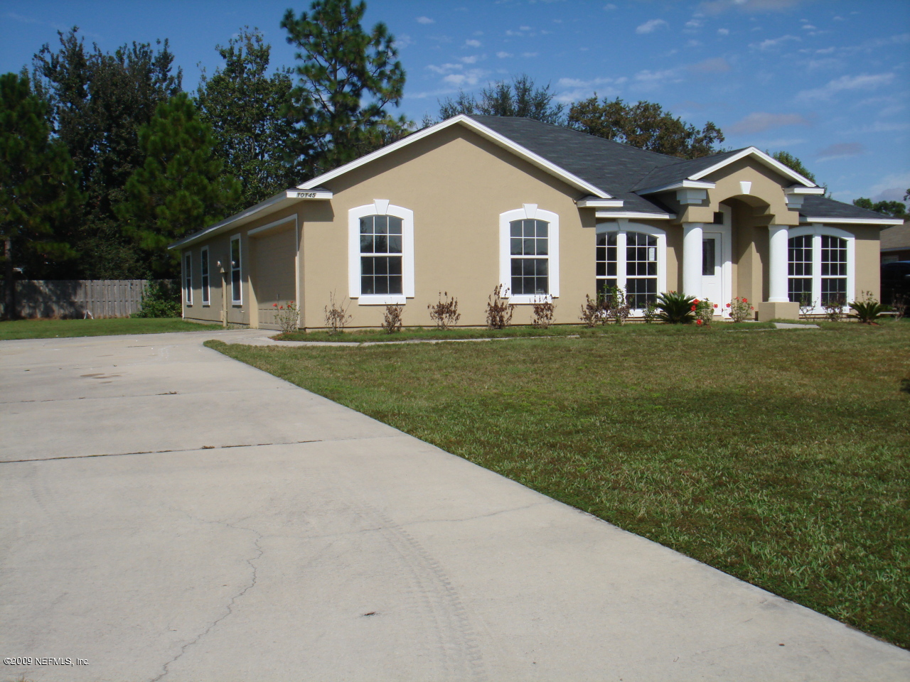 10145 Rising Mist Lane Jacksonville, FL 32221 - Photo 2 of 10 front view from side