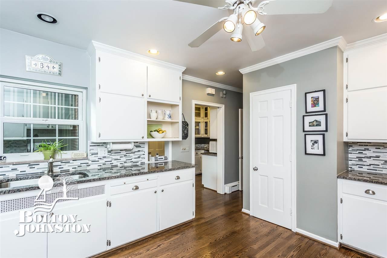 84 Merriweather Road Grosse Pointe, MI 48236 - Photo 16 of 57 31323022-15.JPG