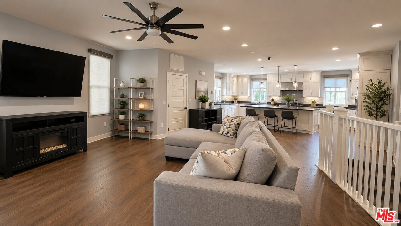 116 Catalyst Irvine, CA 92618 - Photo 4 of 75