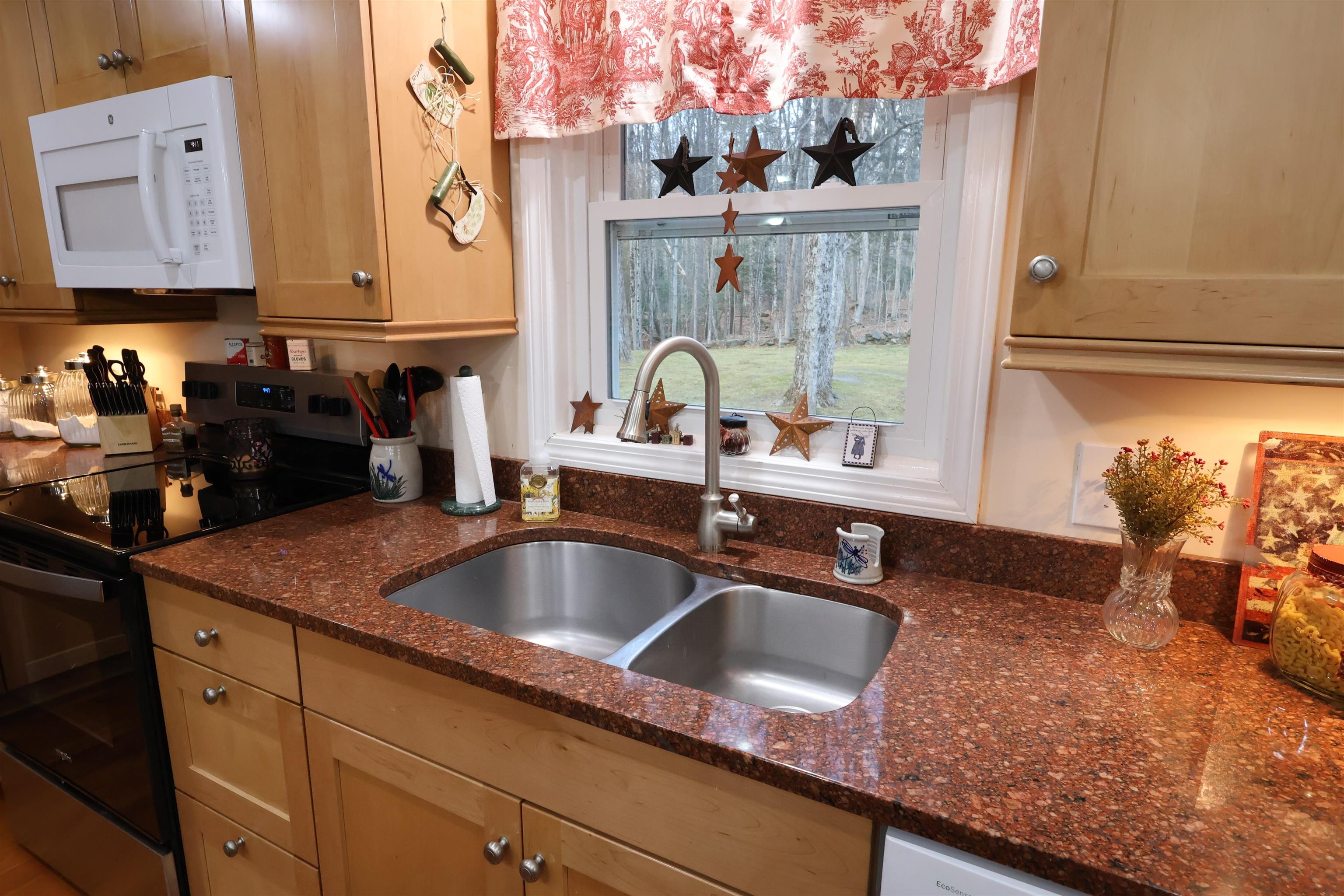 266 Poverty Lane, Unit 1A Lebanon, NH 03766 - Photo 15 of 59