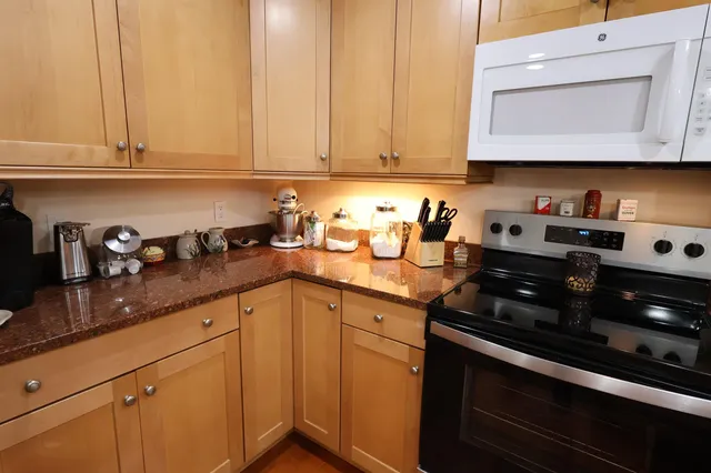 $499,000 | 266 Poverty Lane, Unit 1A, Lebanon, NH 03766