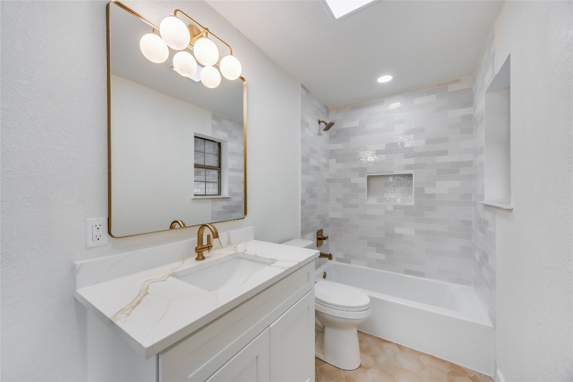 19912 Lime Cove Round Rock, TX 78664 - Photo 32 of 39 Guest Full Bathroom 4