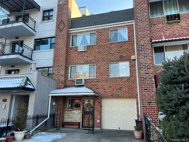 $3,800 | 21-04 Hoyt Avenue South, Unit 2 | Astoria