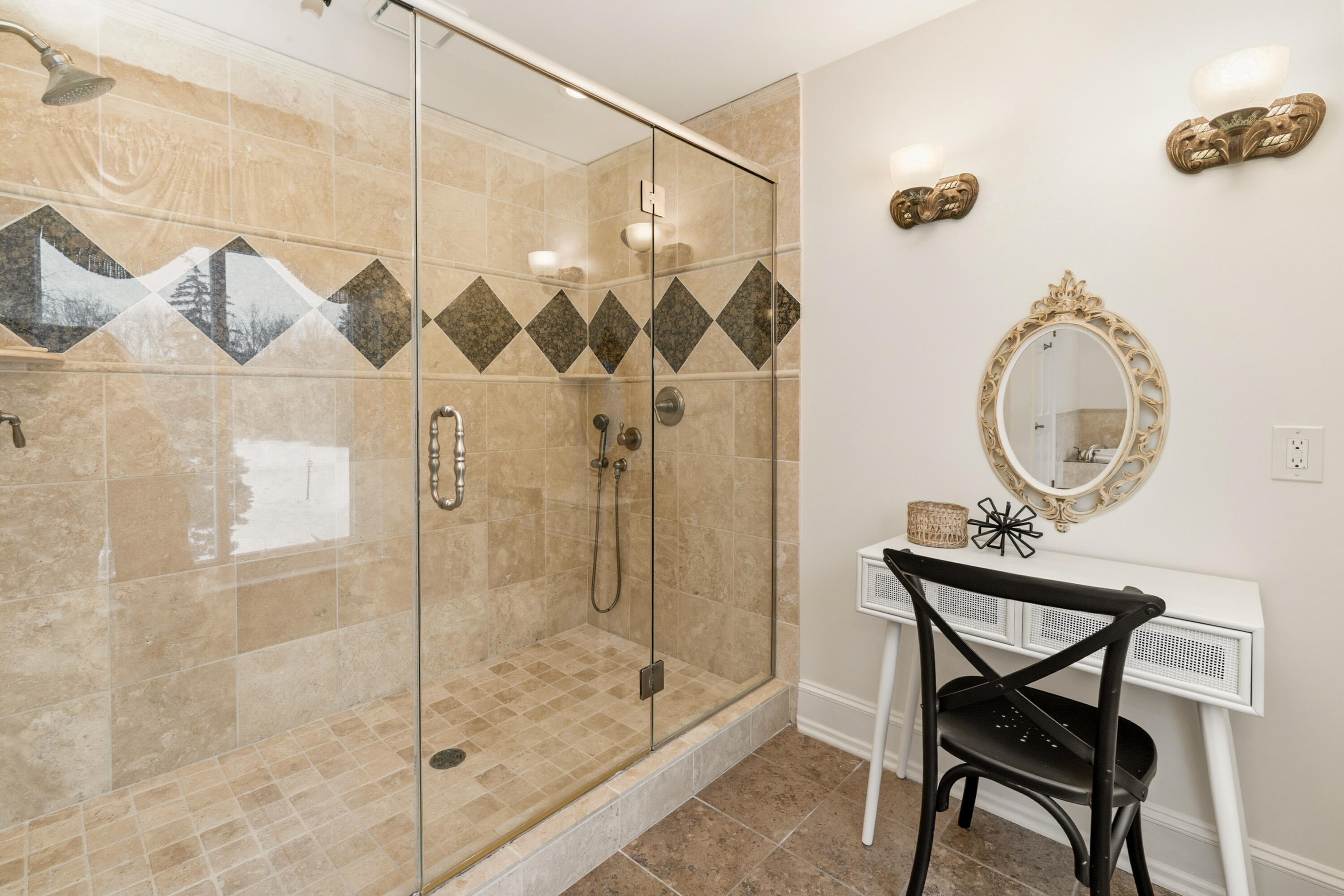 2485 West Fairy Chasm Road River Hills, WI 53217 - Photo 14 of 33 Primary Bathroom