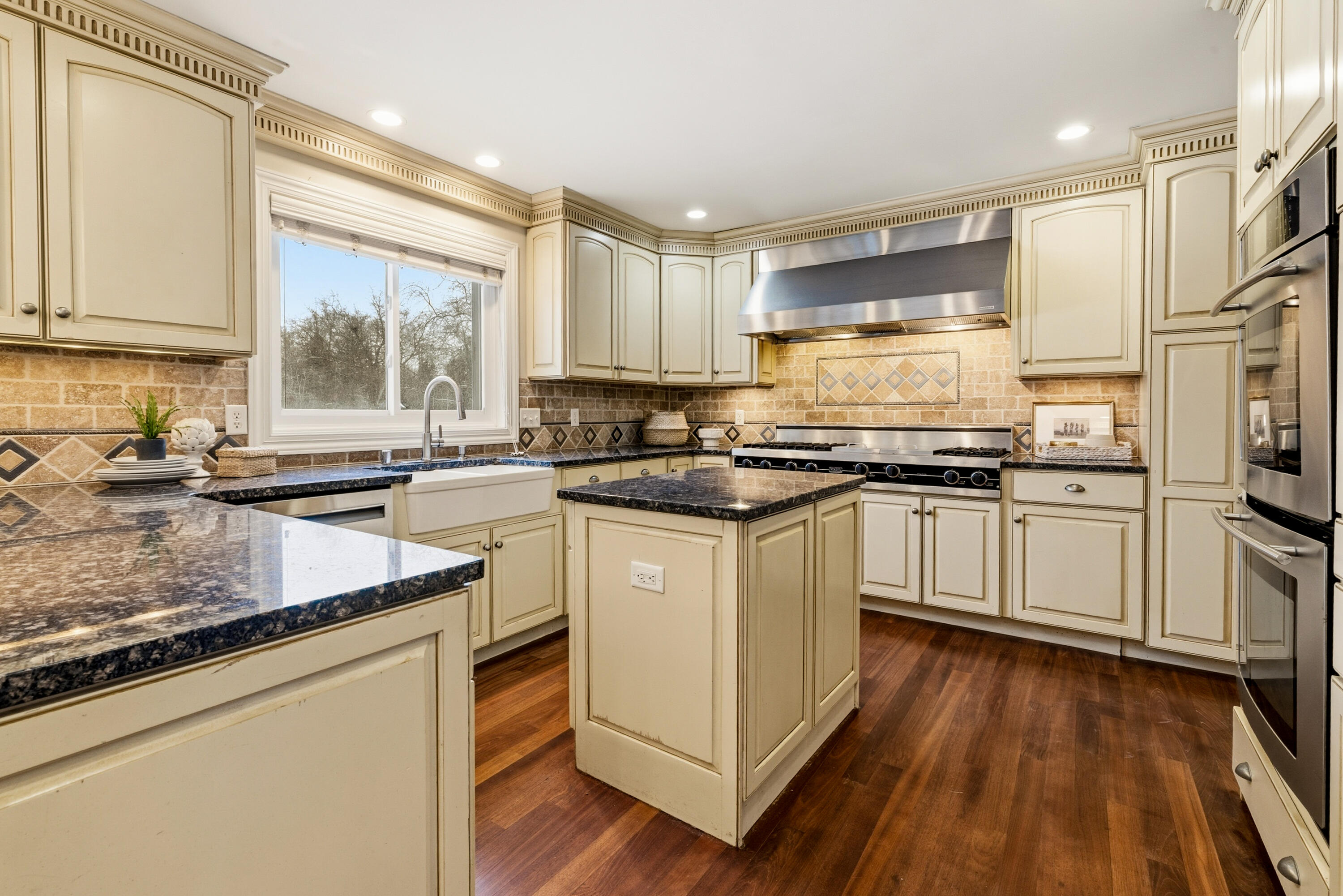 2485 West Fairy Chasm Road River Hills, WI 53217 - Photo 5 of 33 Kitchen II