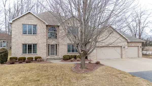 $649,900 | 2230 East Elmview Drive, Appleton, WI 54915