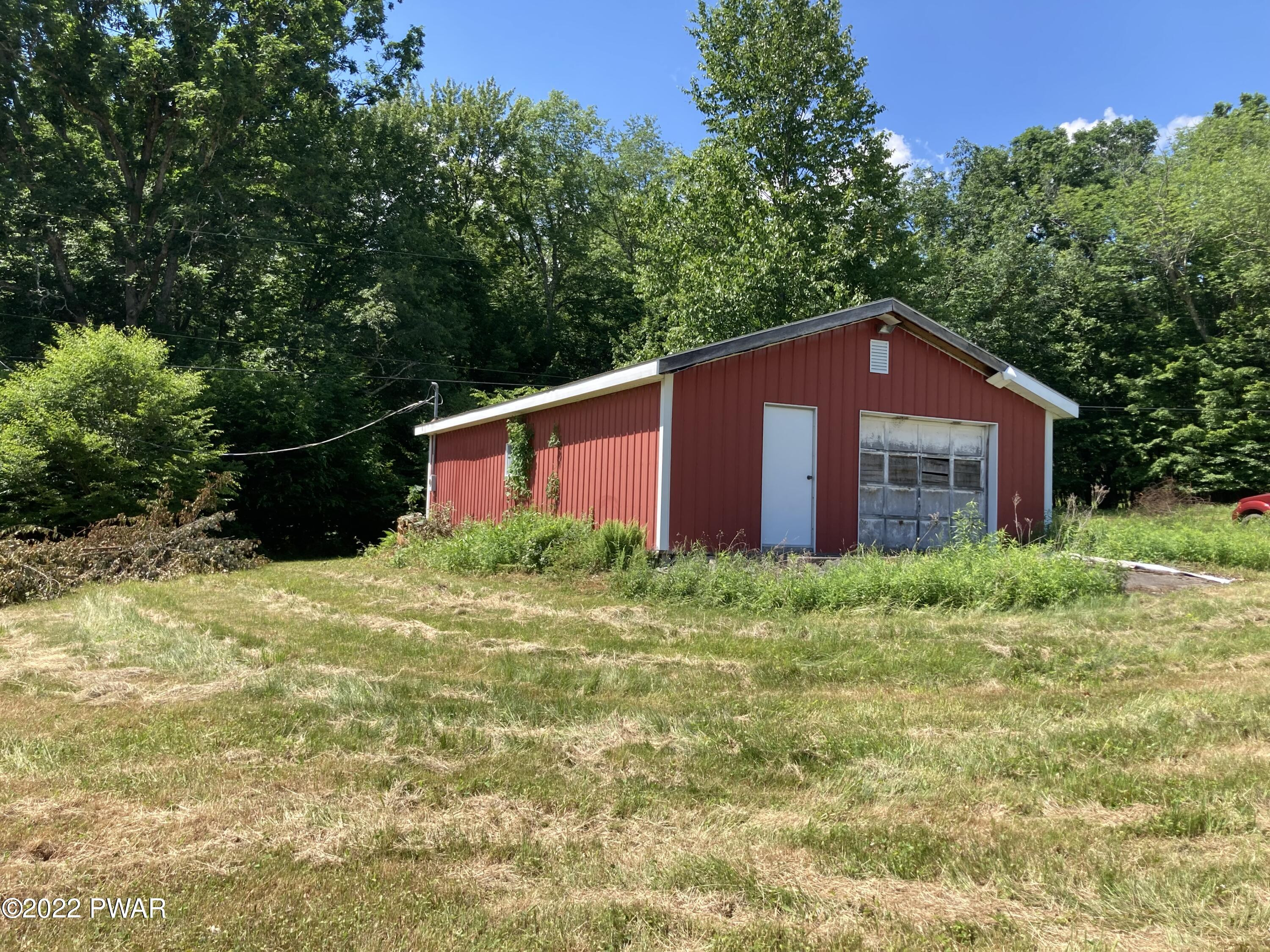 841 B Callicoon Road Damascus, PA 18415 - Photo 15 of 38 Garage